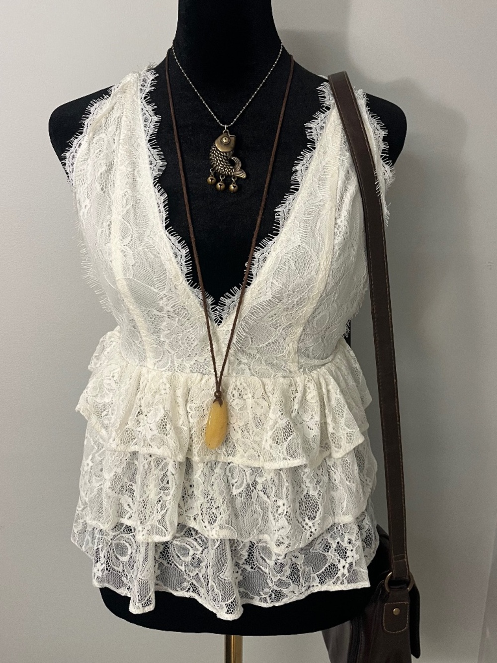UO Kimchi Blue White Lacy Ruffle Tank Top Size XS